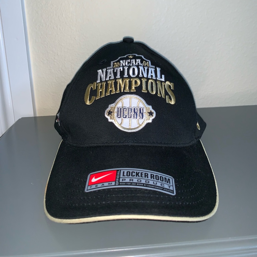2004 NCAA UConn Champs Hat